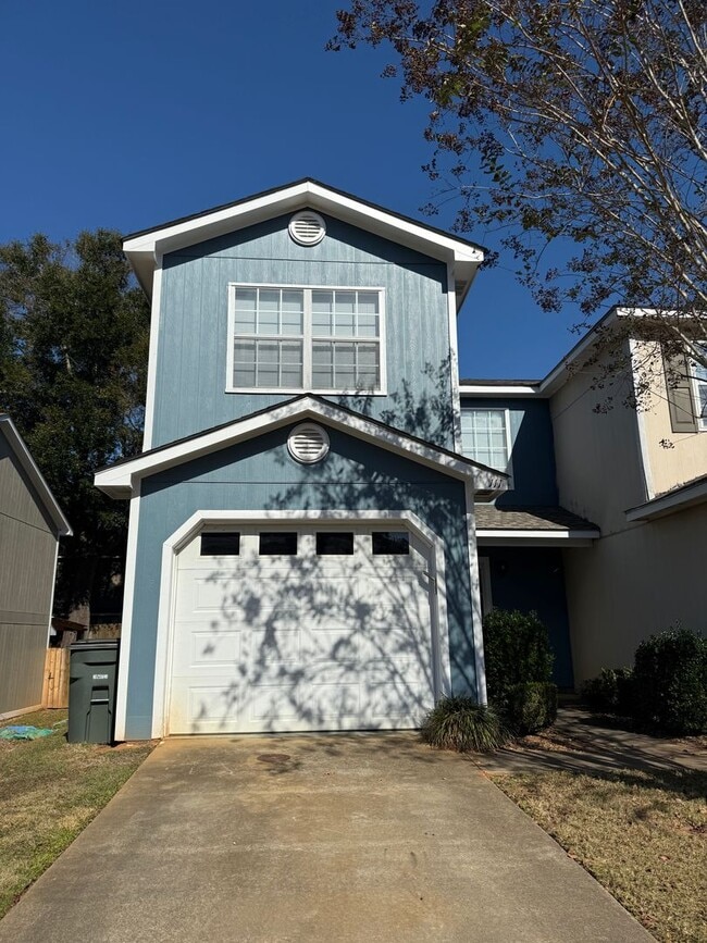 Building Photo - 111 Woodberry Dr