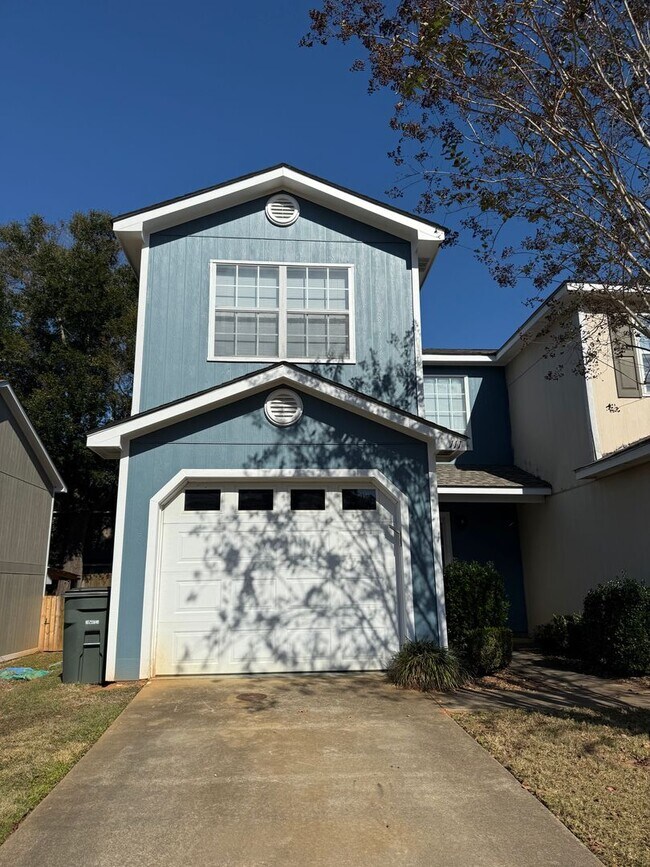 Primary Photo - 111 Woodberry Dr