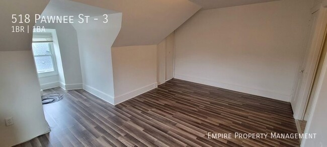 Building Photo - 3rd Floor: 1 Bedroom/1 Bathroom Apartment ...