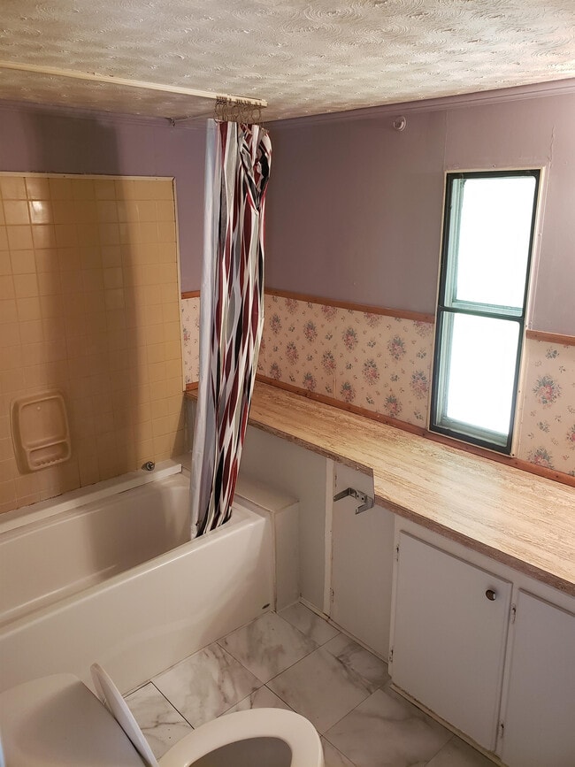 Building Photo - 50 K and M Way