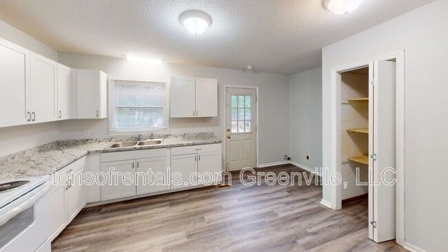 Building Photo - 404 Monks Grove Church Rd