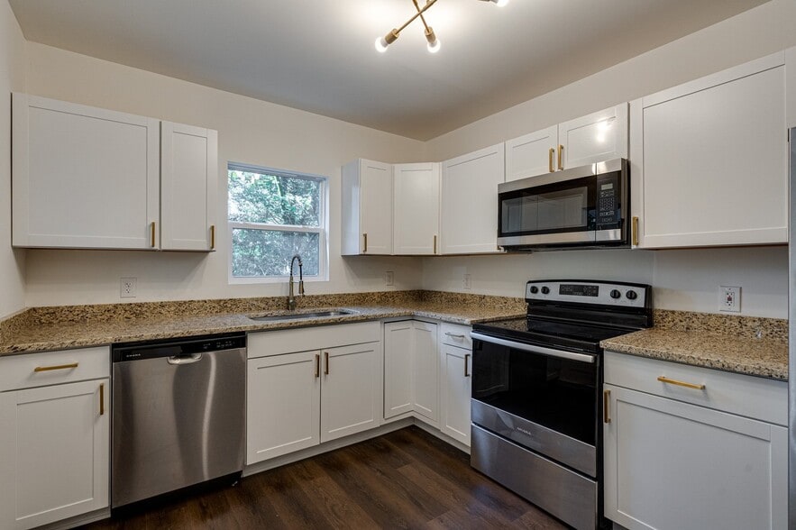 Building Photo - 22 Ridgeland Cir