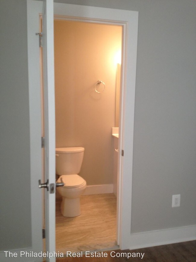 Building Photo - 502 Gerhard St