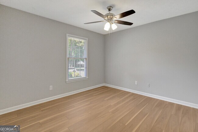 Building Photo - 115 Belle Dr