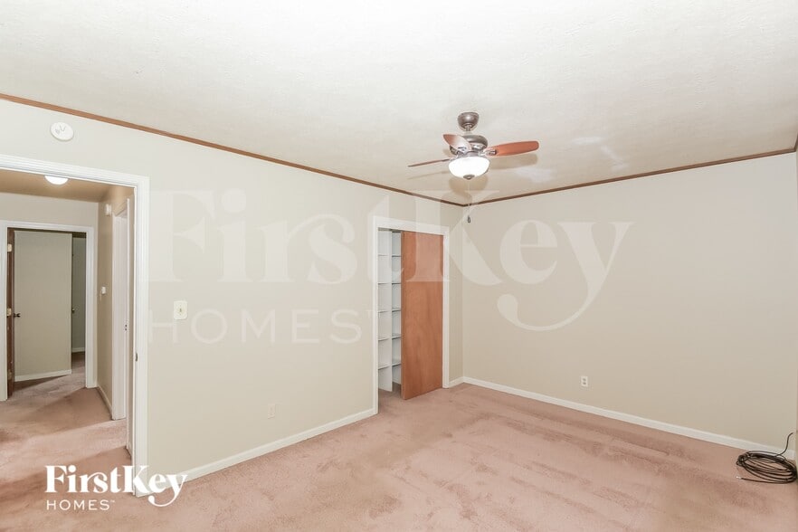 Building Photo - 5691 Dobbs Ferry Dr