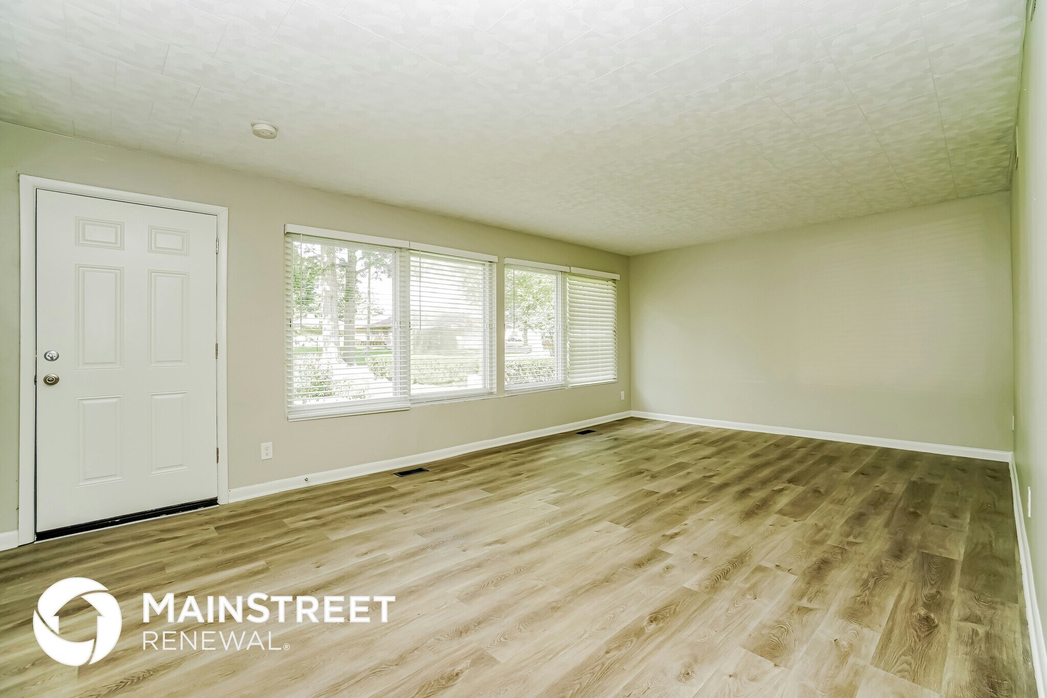 Building Photo - 3855 E Mound St