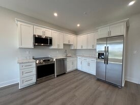 Building Photo - 386 Atwells Ave