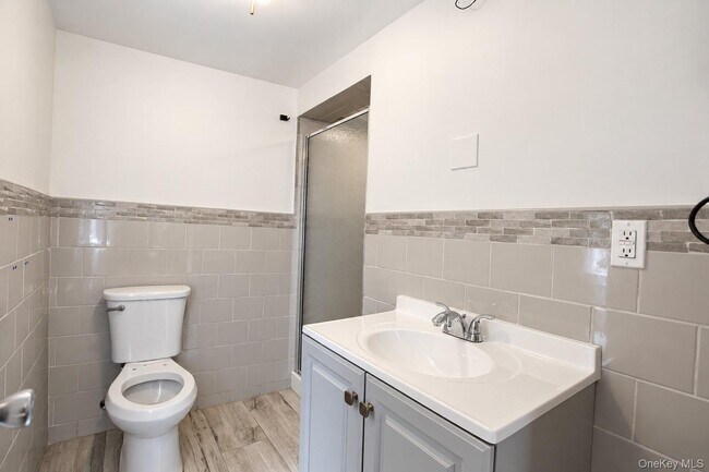 Building Photo - 45 Lynbrook Ave