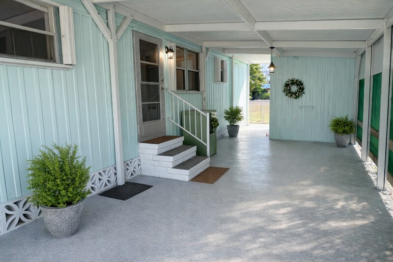 Building Photo - 204 52nd Ave Terrace E