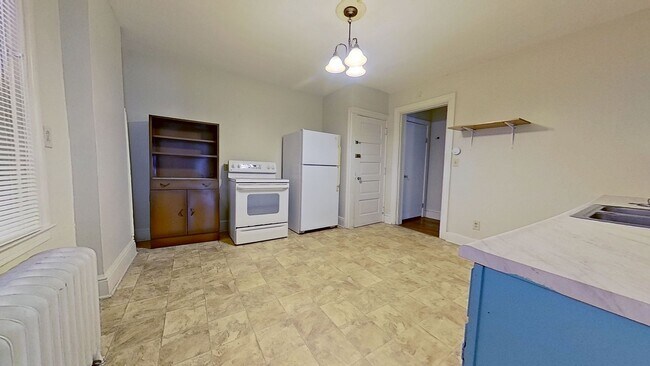 Building Photo - Spacious 1 Bedroom Apartment