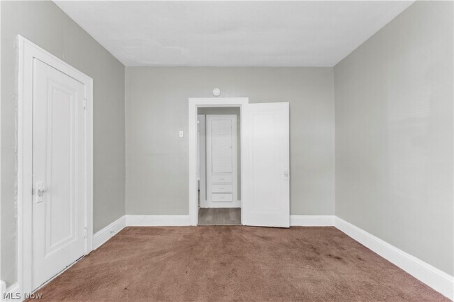 Building Photo - 3652 E 153rd St