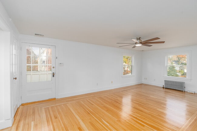 Building Photo - 83 Betsey Williams Dr