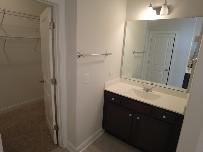 Building Photo - 111 Hanover Ct