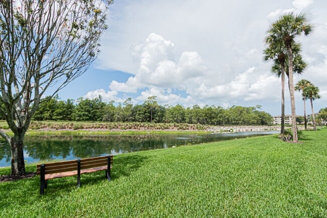 Building Photo - Fully Furnished Seasonal Condo Rental At G...