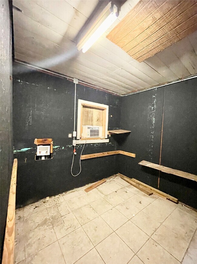 Building Photo - 831 Pizer St