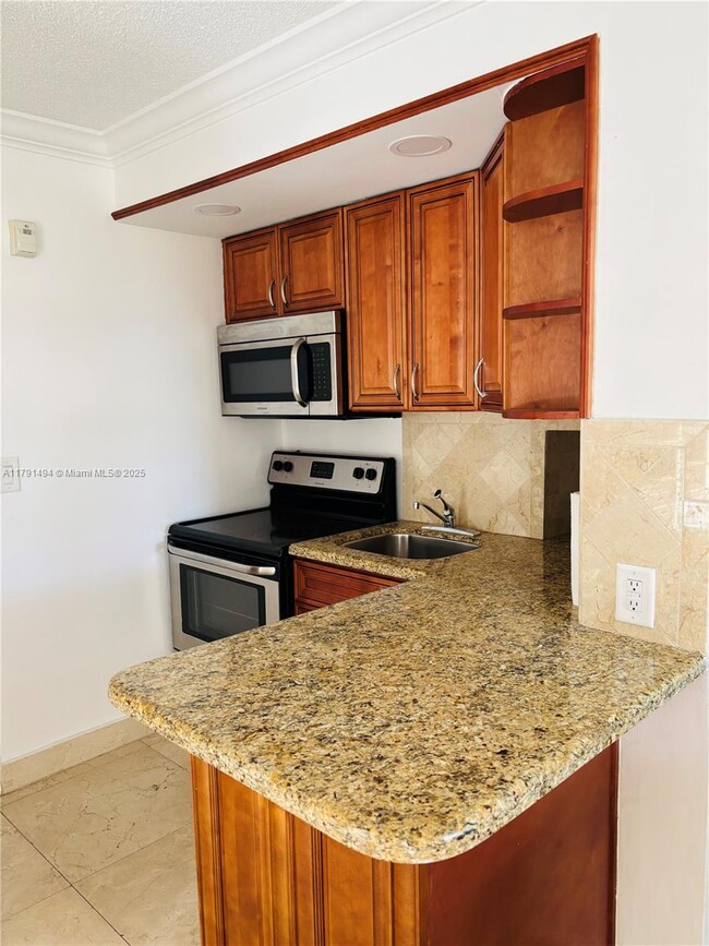 Building Photo - 2601 S Course Dr