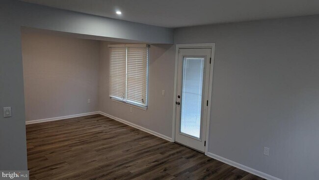 Building Photo - 3801 Ernst Dr