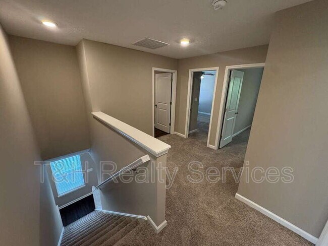 Building Photo - 5657 Brownstone Dr