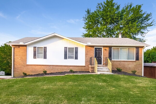 Building Photo - 5173 Roxborough Dr