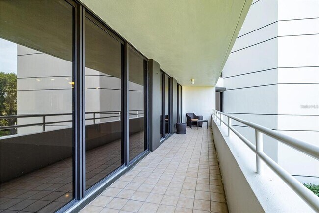 Building Photo - 5950 Pelican Bay Plaza S