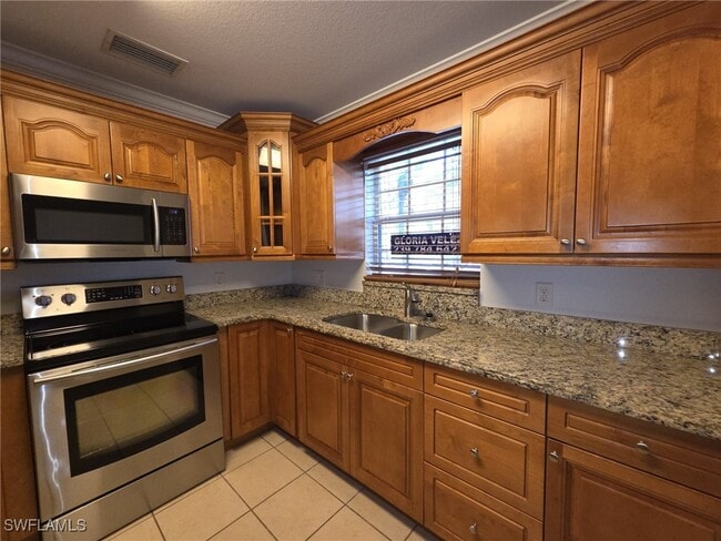 Building Photo - 9069 Gervais Cir