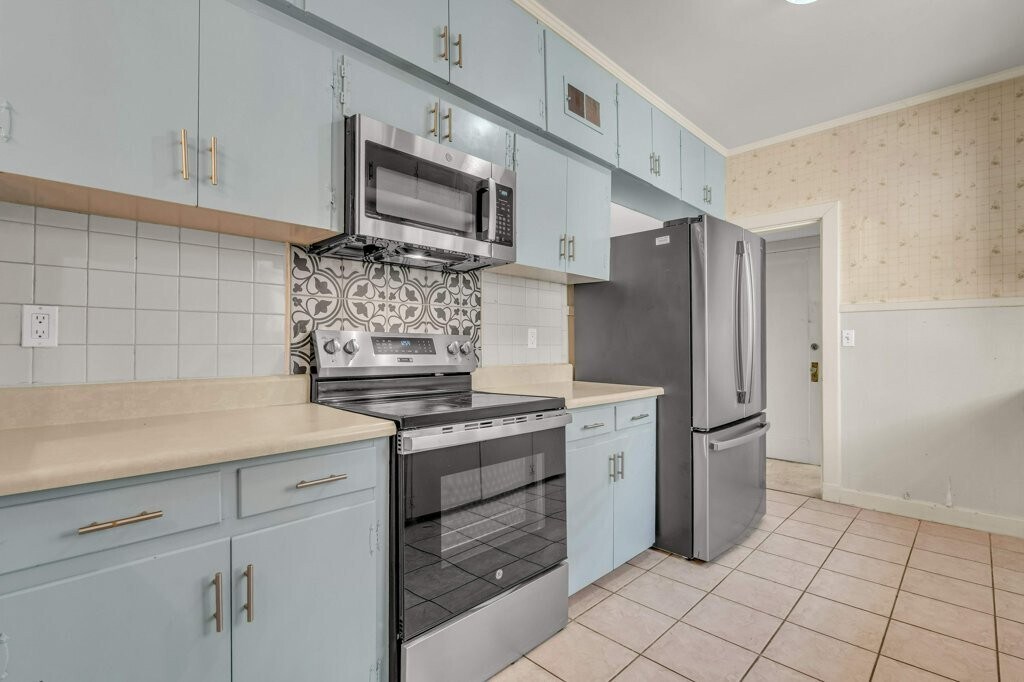 Building Photo - 1111 12th St N