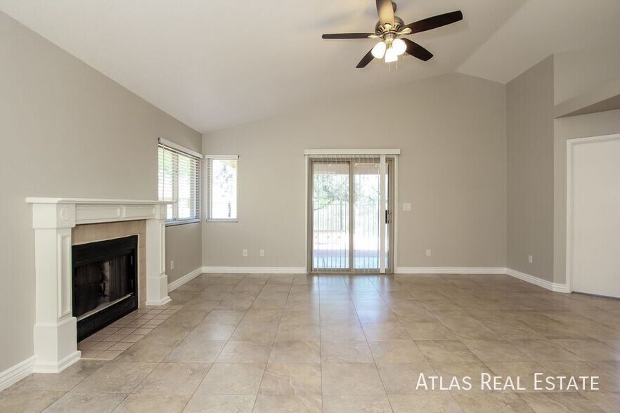 Building Photo - 1365 N Culpepper Ave