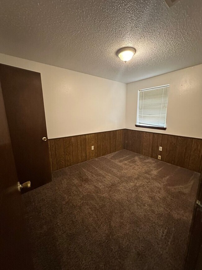 Building Photo - 4808 S Dimple Dr