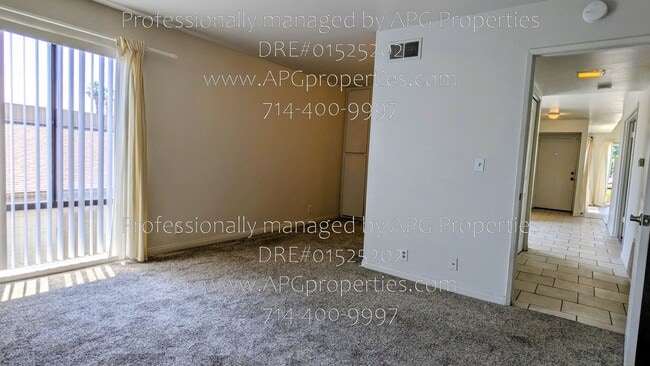 Building Photo - 5477 Twin Lakes Dr