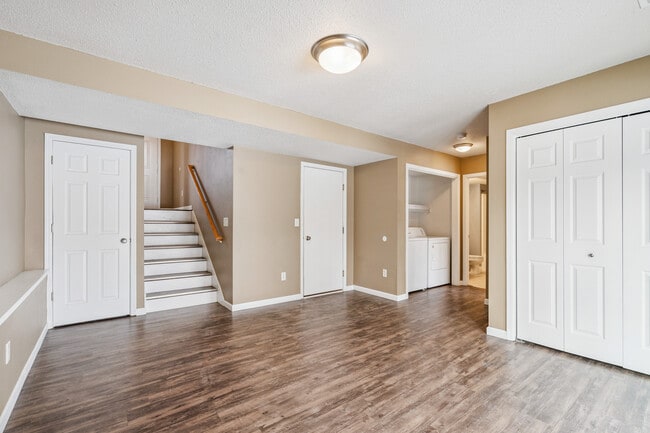 Building Photo - 2539 Catskill Ct