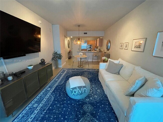 Building Photo - 218 SE 14th St