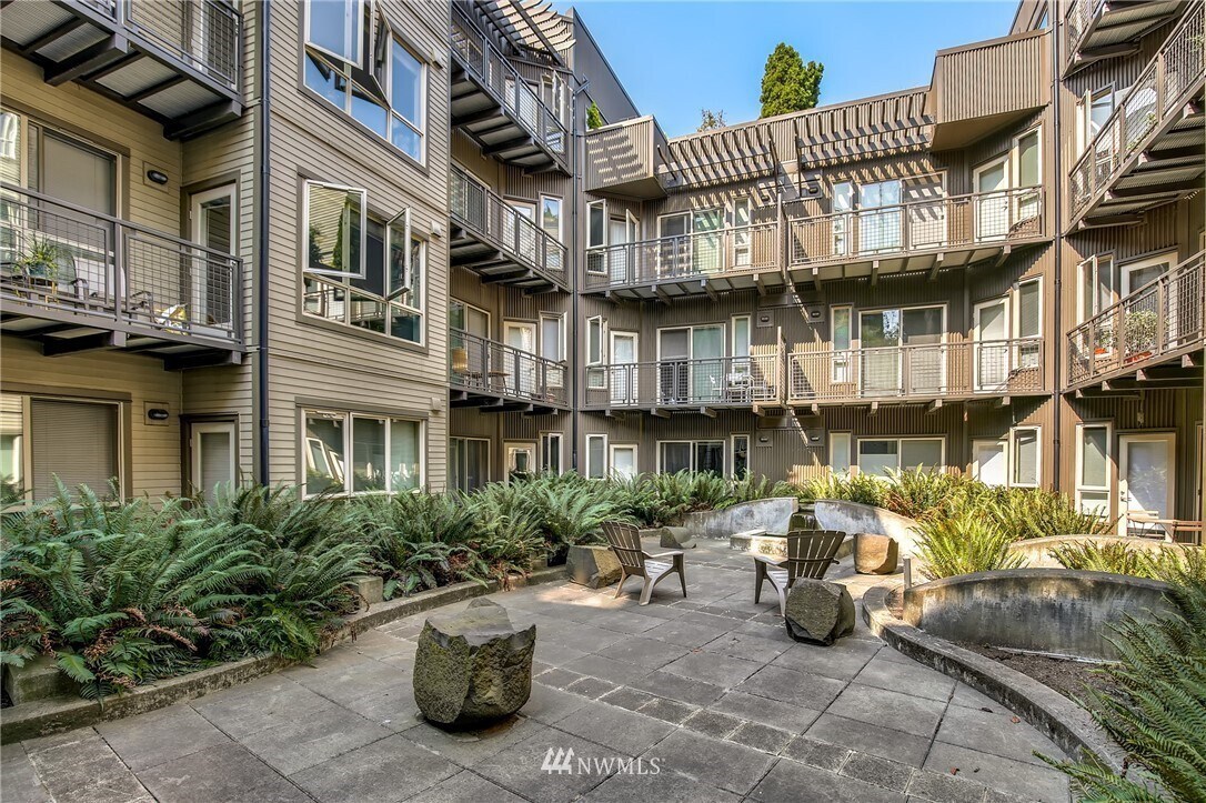 Building Photo - 1607 15th Ave