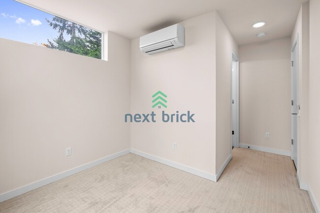 Building Photo - 2 Bed 2 Bath Single-family House Available for Rent!