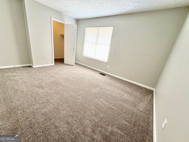Building Photo - 408 Bainbridge Dr