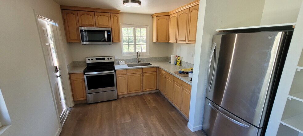 Primary Photo - 2103 Drescher St