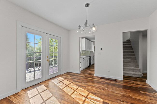 Building Photo - 4bd/2.75ba Seattle Home