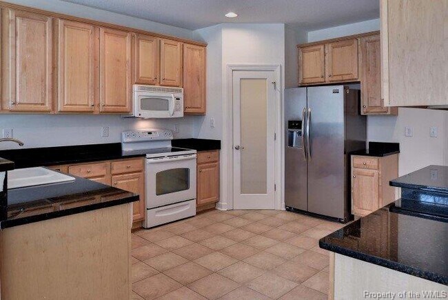 Building Photo - 104 Chanticleer Ct