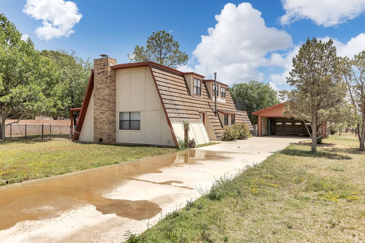 Building Photo - 1405 E County Rd 130