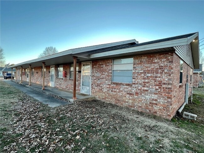 Building Photo - 2006 Theodore Dr