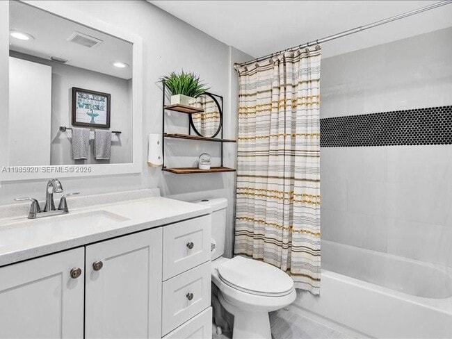 Building Photo - 12500 SW 5th Ct