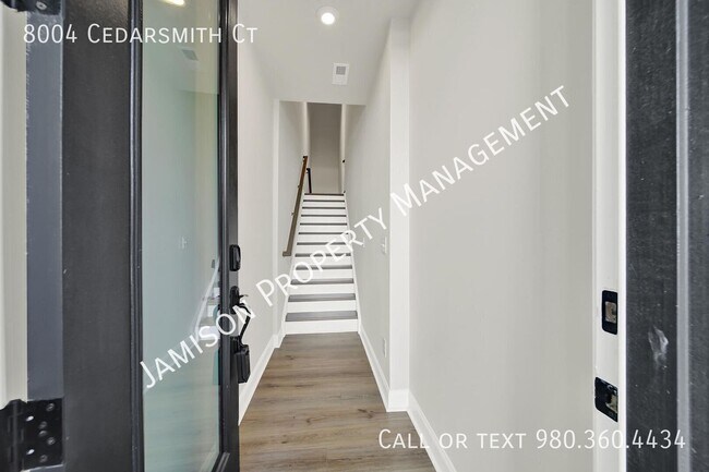 Building Photo - 8004 Cedarsmith Ct