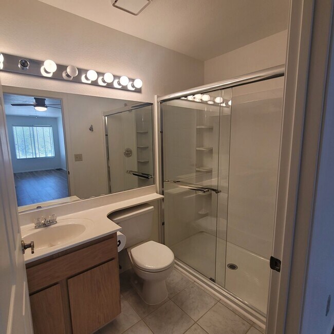 Building Photo - Great Location!  2 bed, 2 bath End Unit Condo ~ North Prescott