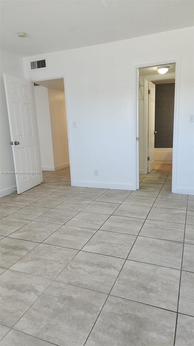 Building Photo - 1 bedroom in North Miami FL 33162