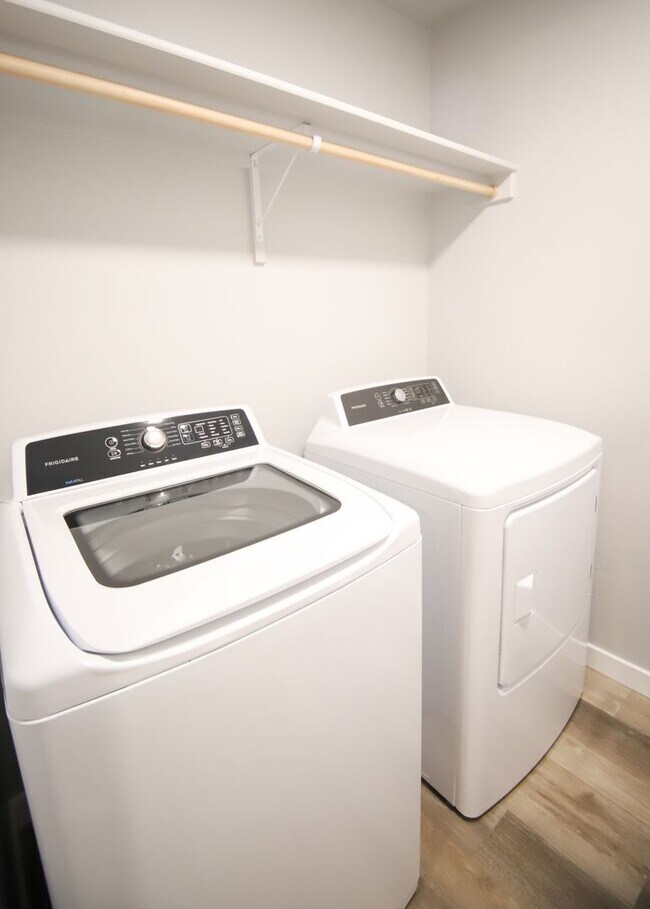 Building Photo - Baraya Townhomes: Modern Townhomes for Ren...