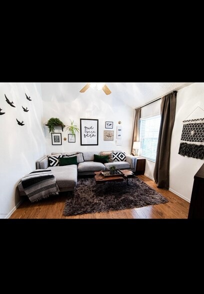 Building Photo - 602 N May