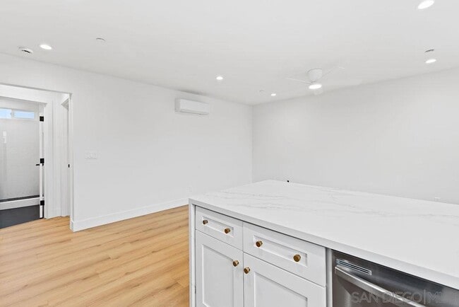 Building Photo - 4265 42nd St