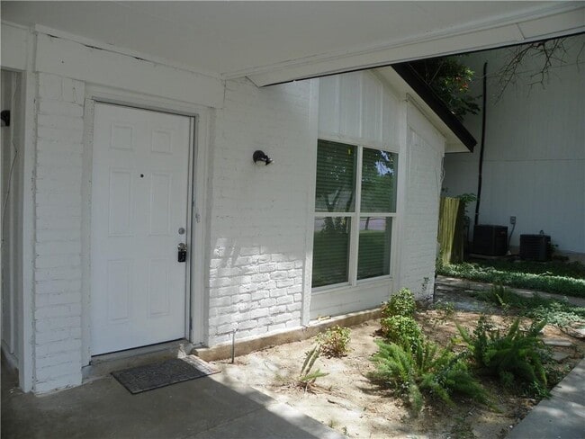 Primary Photo - 1306 Colony Creek Dr