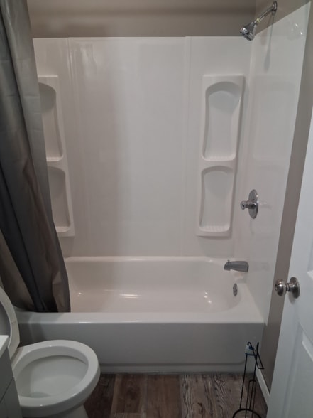 Building Photo - 111-113 IN-550