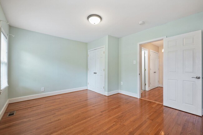 Building Photo - A GEM IN RIVERDALE HEIGHTS!