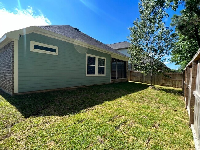 Building Photo - 211 Pleasant Hl Wy